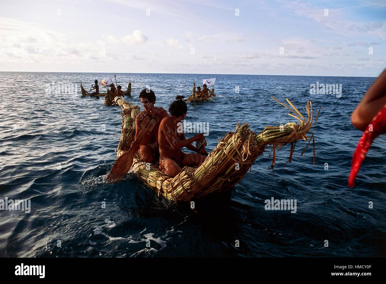 Kanus während des Tau'a-Wettbewerbs, ähnlich dem Triathlon, Tapati religiöser Feiertag, Osterinsel oder Rapa Nui. Stockfoto