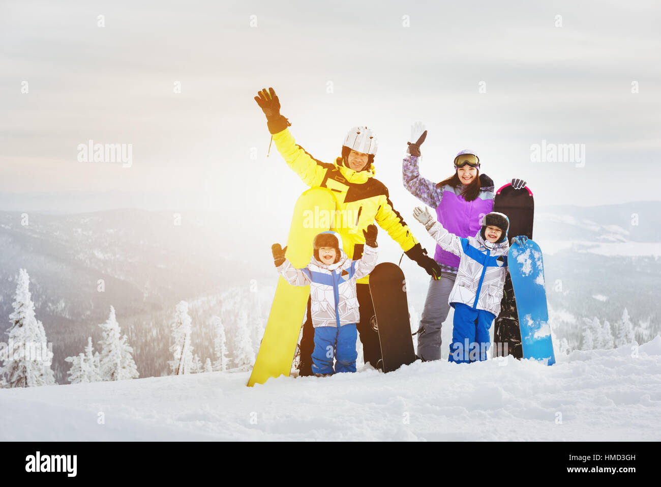 Happy Family Ski Resort-Konzept Stockfoto