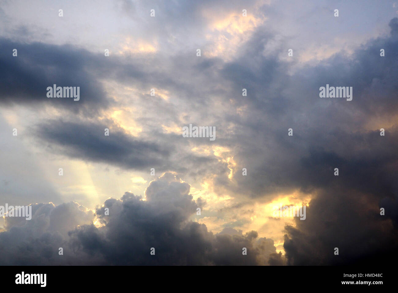 dramatische Wolkengebilde Stockfoto