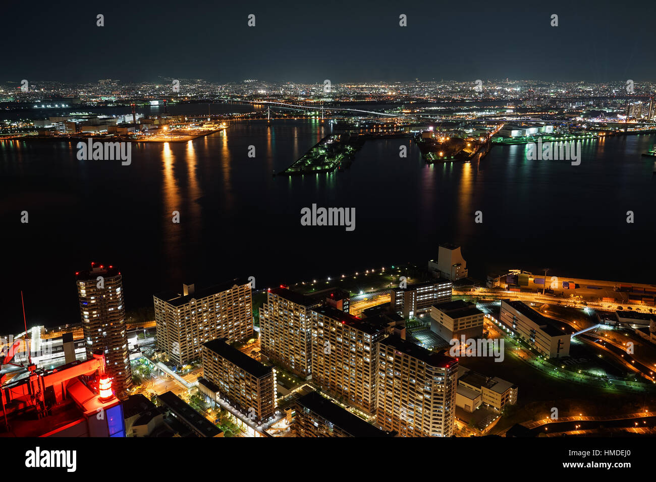 Nachtansicht der Bucht von Osaka in Osaka, Japan. Stockfoto