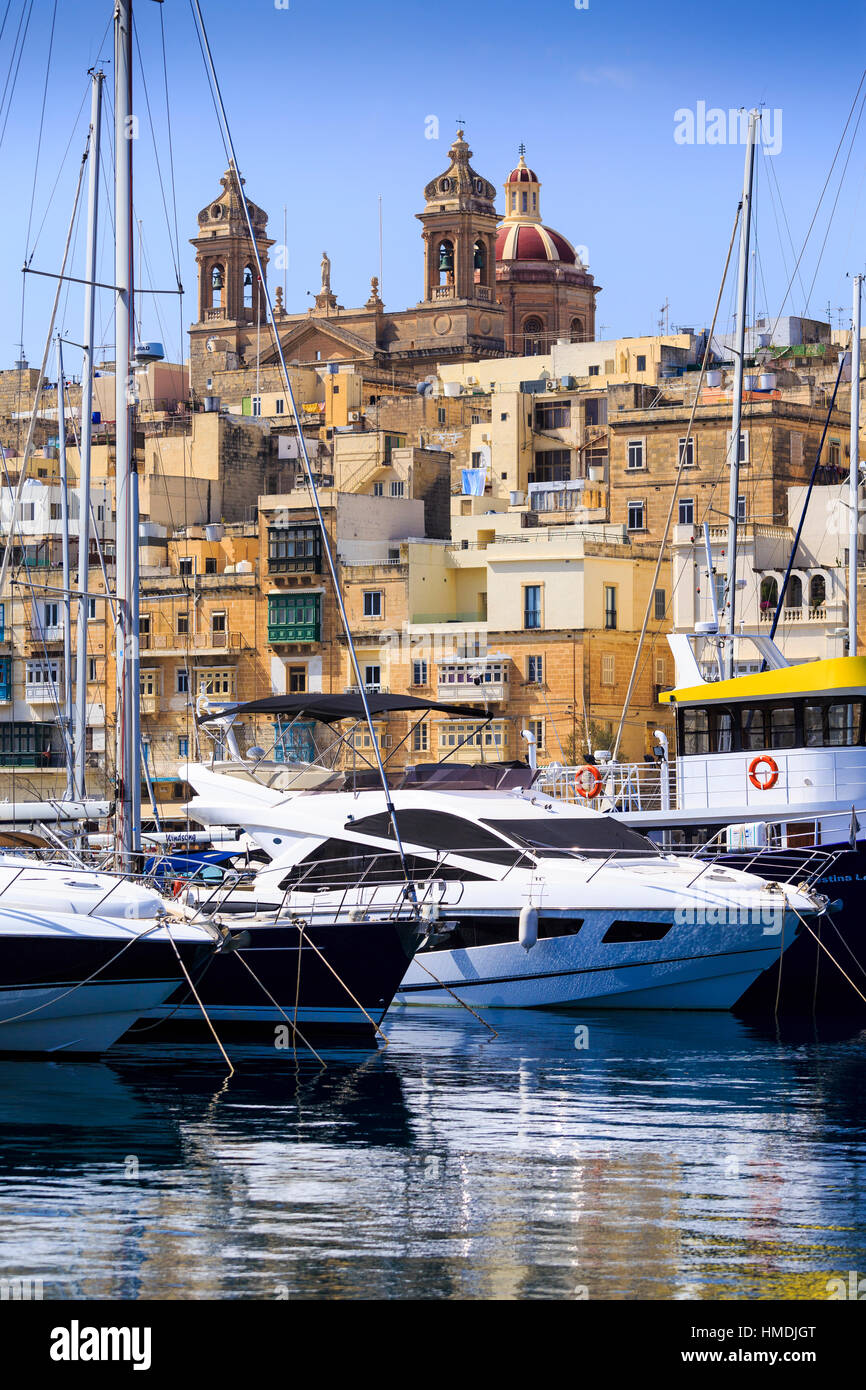 Blick auf Birgu Hafen von Valletta, Malta mit Blick auf sanglea Stockfoto