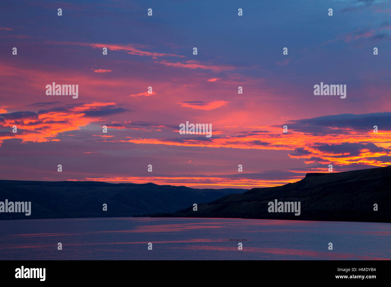 Columbia River Sonnenaufgang, Hafen von Arlington Marina, Arlington, Oregon Stockfoto