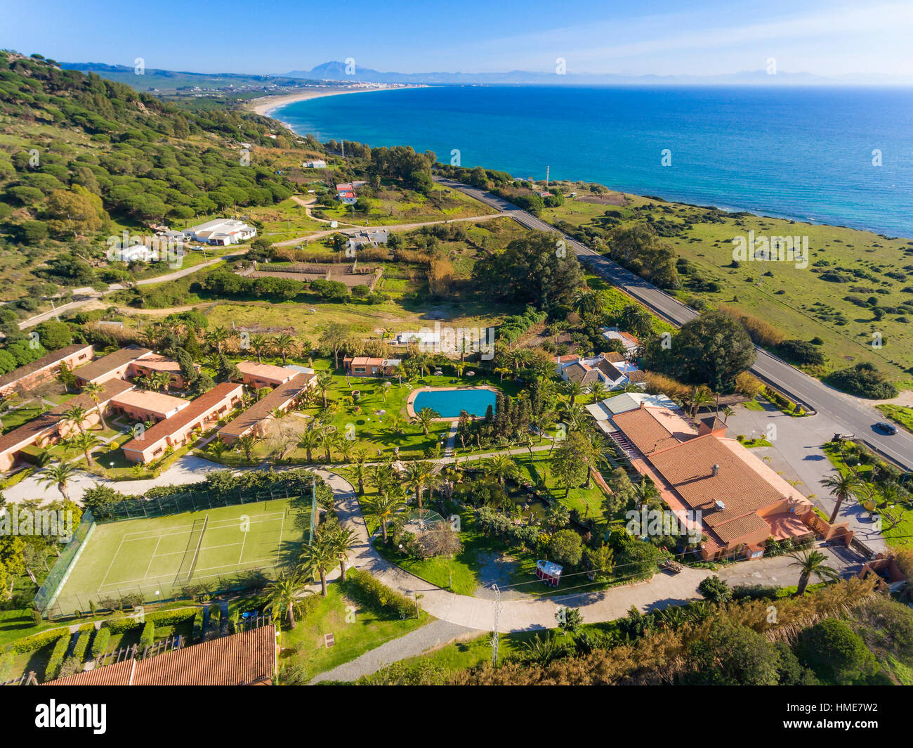 Luftaufnahme des Hotel Punta Sur, Tarifa, Costa De La Luz, Cádiz, Andalusien, Südspanien. Stockfoto