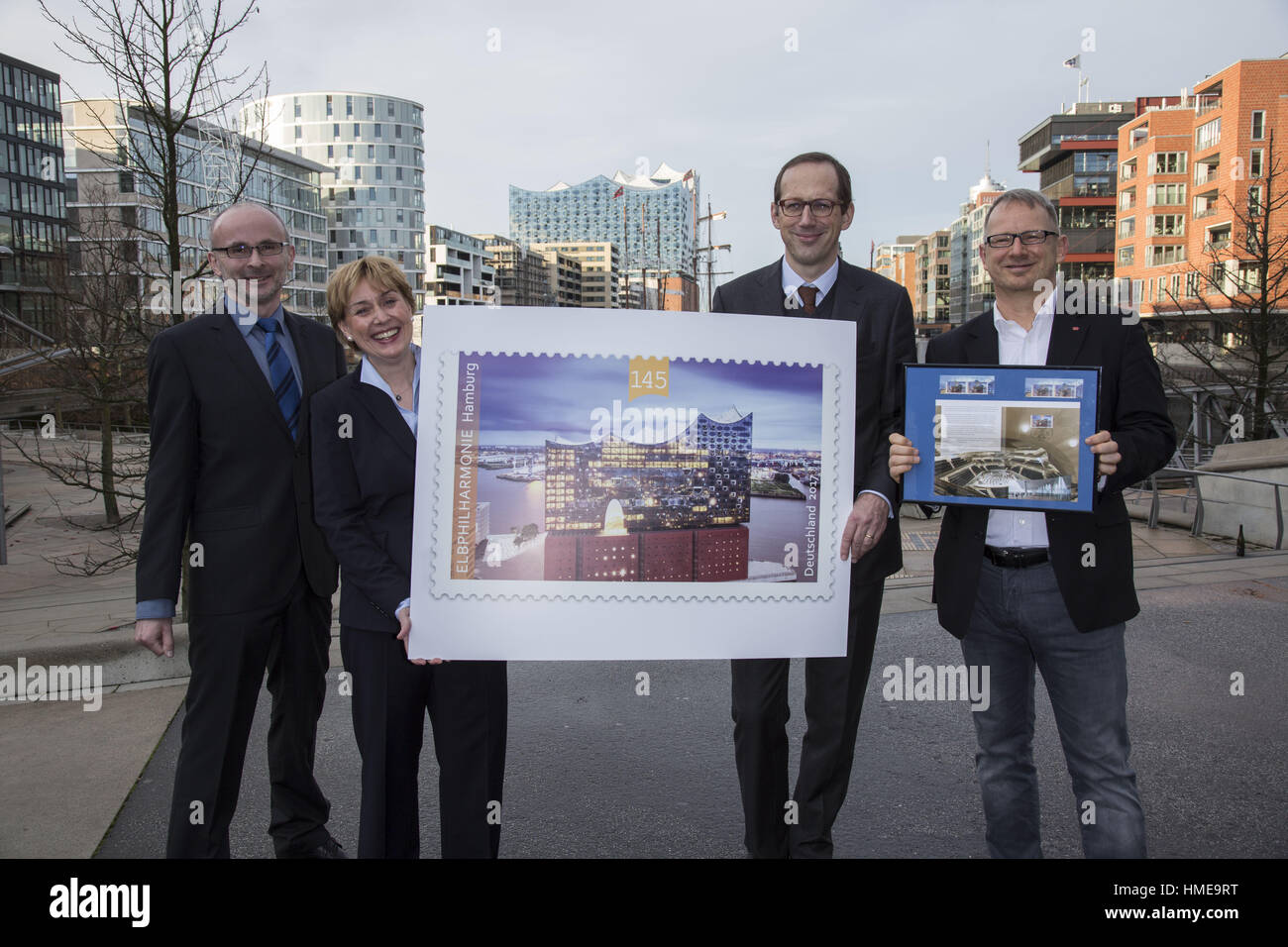 Der neue Wert wurde auf die Elbphilharmonie Pavillon mit präsentiert: Thomas Steinacker, Claudia Schaefer, Christoph Lieben-Seutter, Johannes Kahrs Where: Hamburg, Deutschland bei: Kredit-2. Januar 2017: Schultz-Coulon/WENN.com Stockfoto