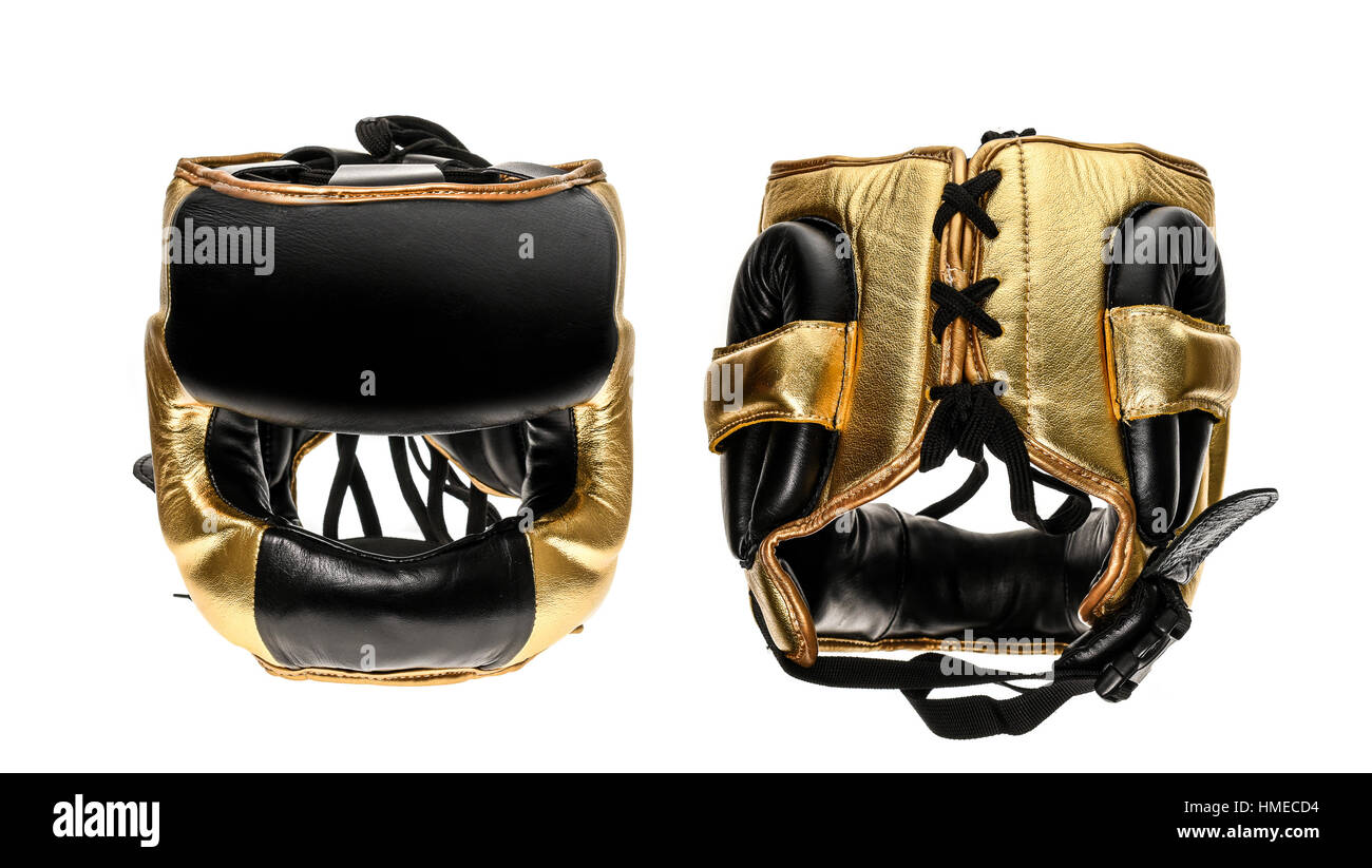 Schützende Boxen Leder Helm Kopfbedeckung isoliert auf weiss. Sicherheits-Schutz-Ausrüstung  für Vollkontakt Kampfsport Stockfotografie - Alamy