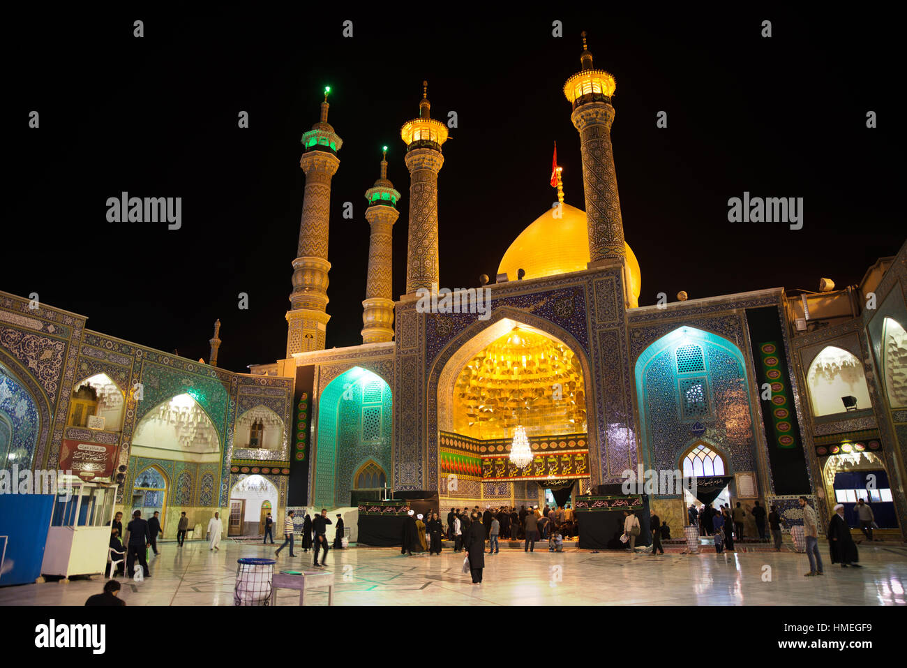Fatima Masumeh Heiligtum bei Nacht, Qom, Iran Stockfoto