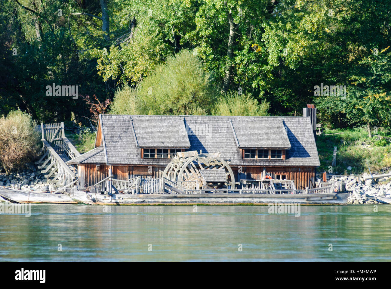 Orth an der Donau Nationalpark Donauauen; Schiffsmühle an Donau als