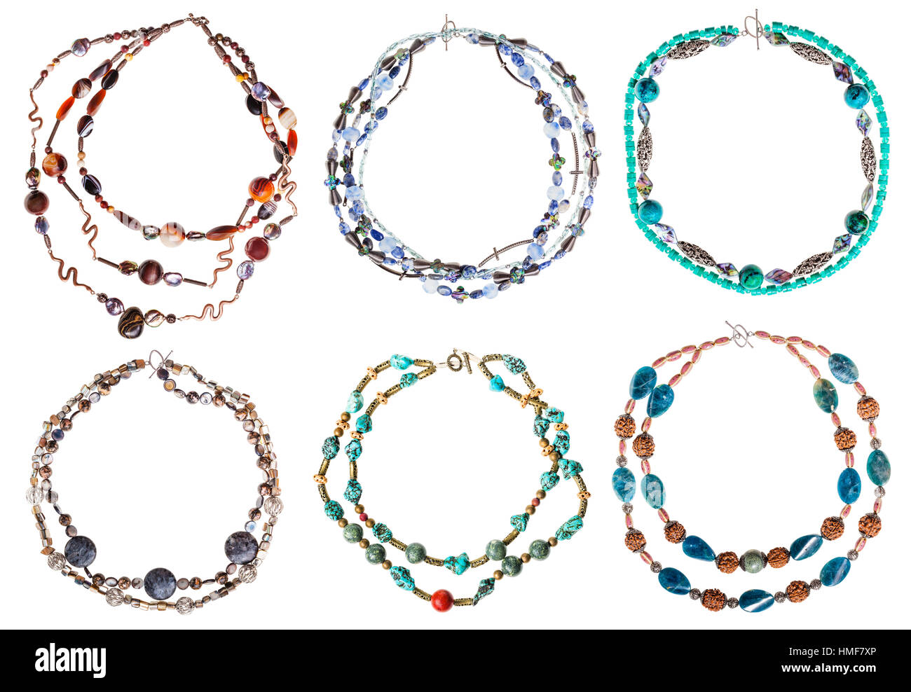 Satz von Runde Halsketten aus Edelsteinen isoliert auf weißem Hintergrund Stockfoto
