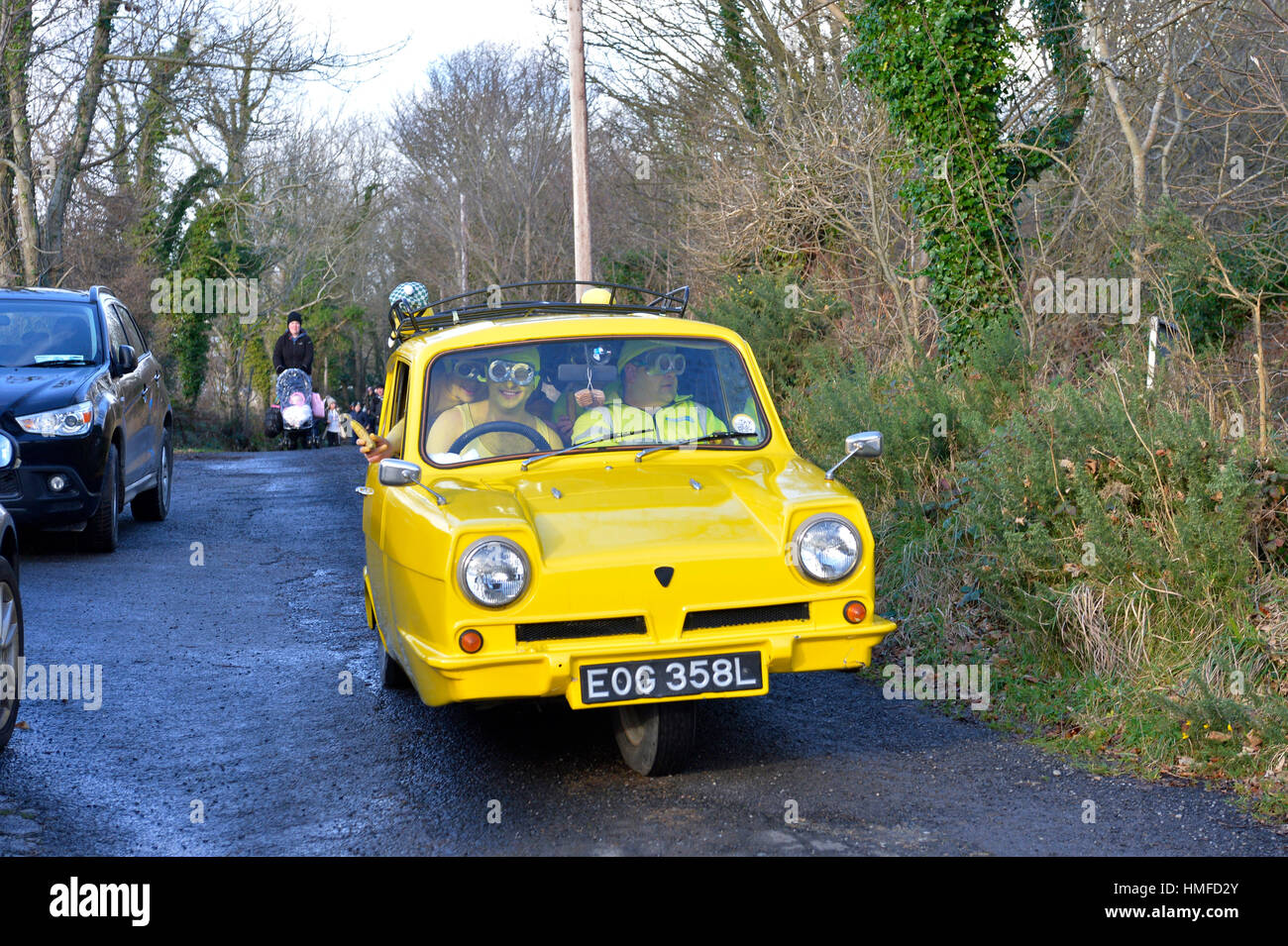 Replik der die Traber gelb Reliant Regal van im County Donegal Ireland Stockfoto