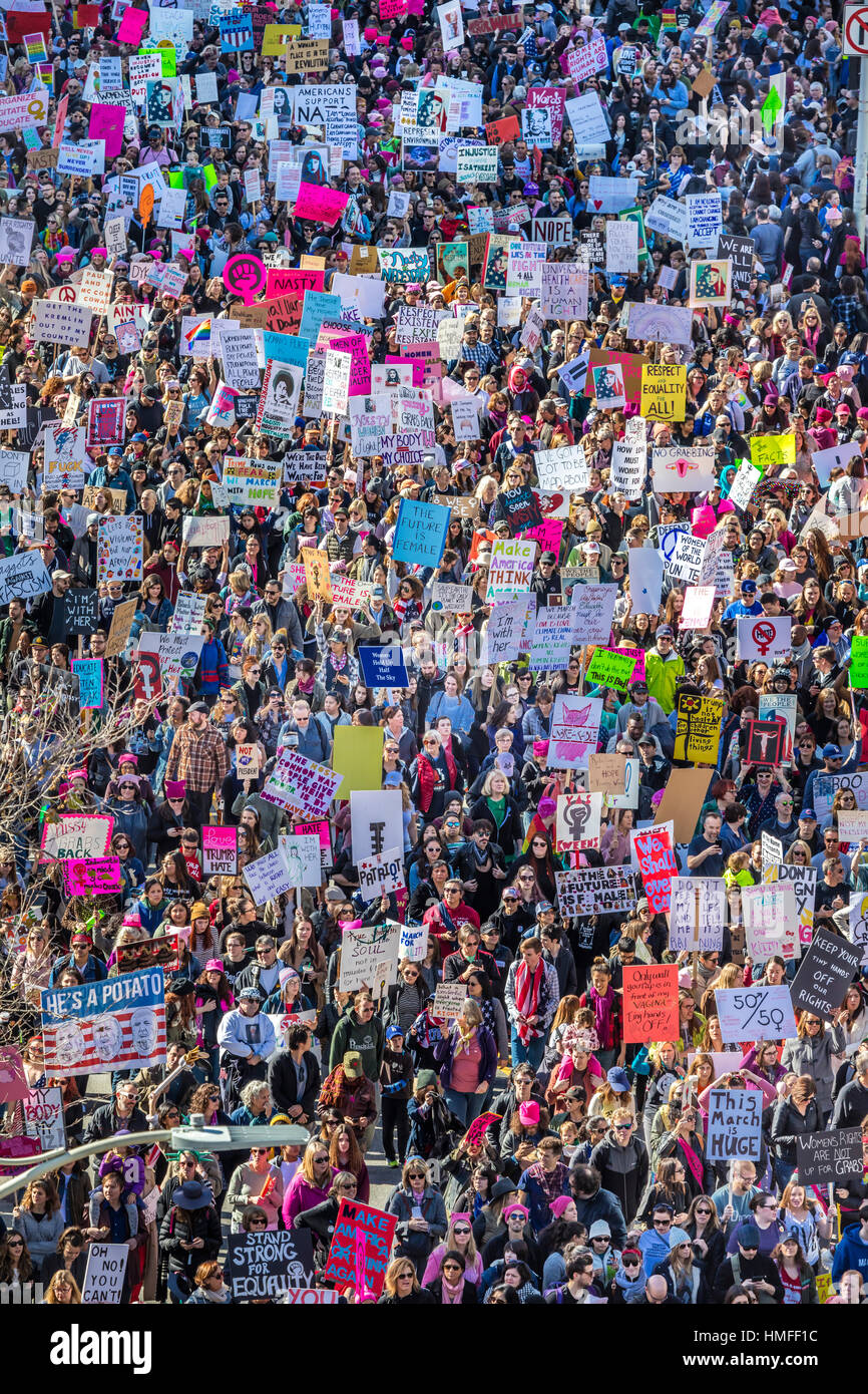 21. Januar 2017, Teilnahme LOS ANGELES, CA. Aerial View von 750.000 Frauen März Aktivisten protestieren Trump in landesweit größten März übermorgen Presidential Inaugural, 2017 Stockfoto