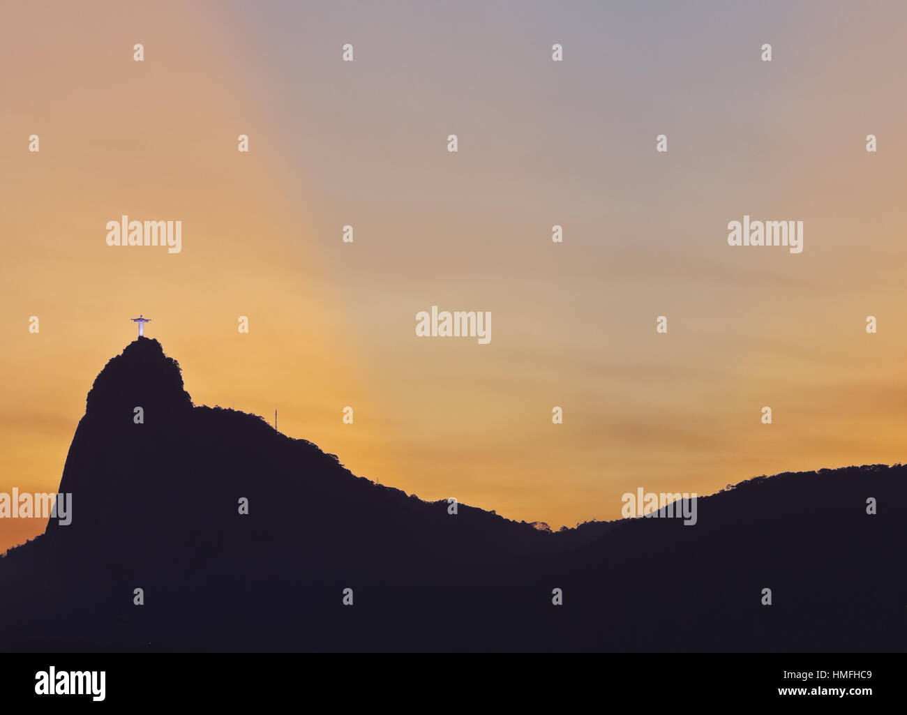 Blick auf den Sonnenuntergang von der Christusstatue und Corcovado Berg, Rio De Janeiro, Brasilien, Südamerika Stockfoto