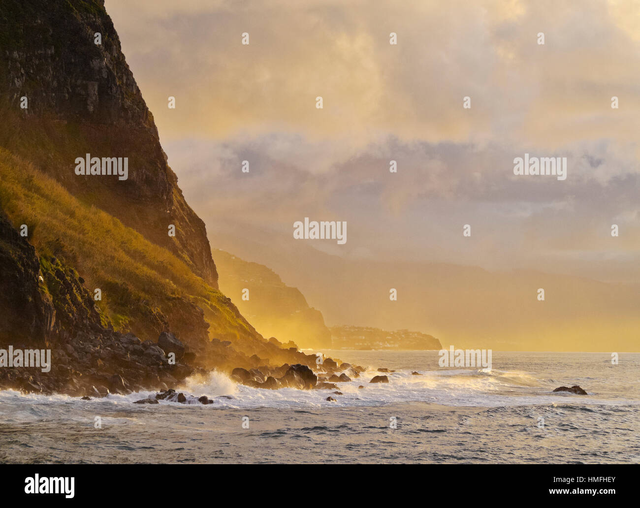 Blick von den Klippen in der Nähe von Ponta de Sao Jorge, Madeira, Portugal, Atlantik Stockfoto