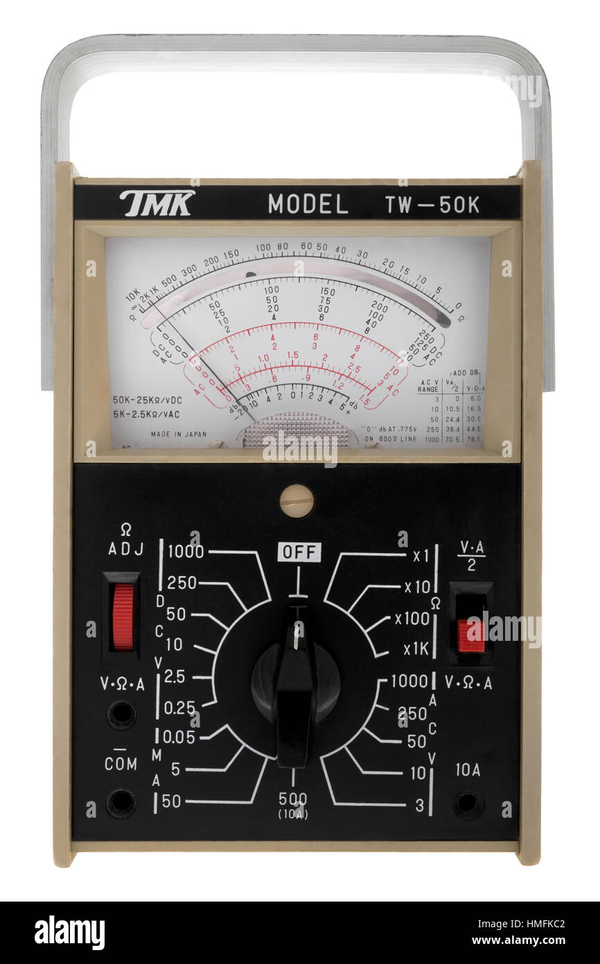 Alte analoge Multimeter der TMK TW - 50K auf weißem Hintergrund Stockfoto