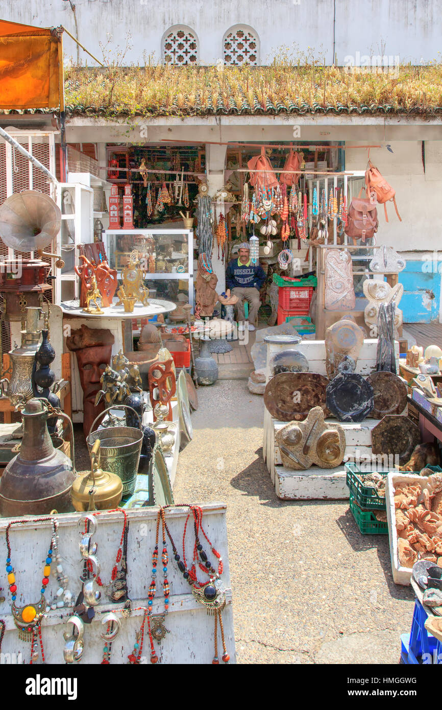 Traditionelle Geschäfte auf dem alten Markt, Casablanca, Marokko - ca. April 2015. Stockfoto