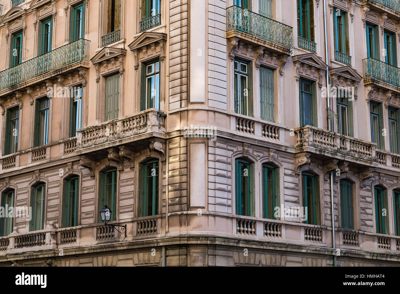 Vorderseite einer französischen Stadt Gebäude in Lyon Stockfoto