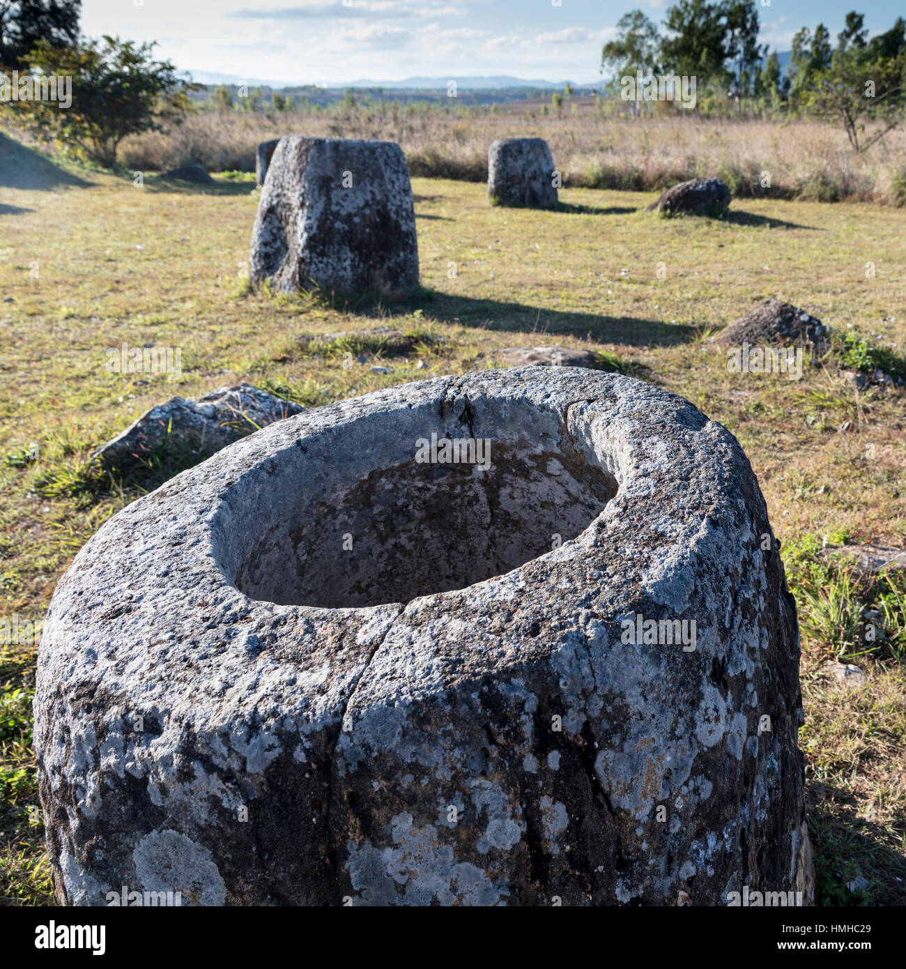 Neolithische Gläser, Plain of Jars, Seite 1, in der Nähe von Phonsevan, Laos Stockfoto