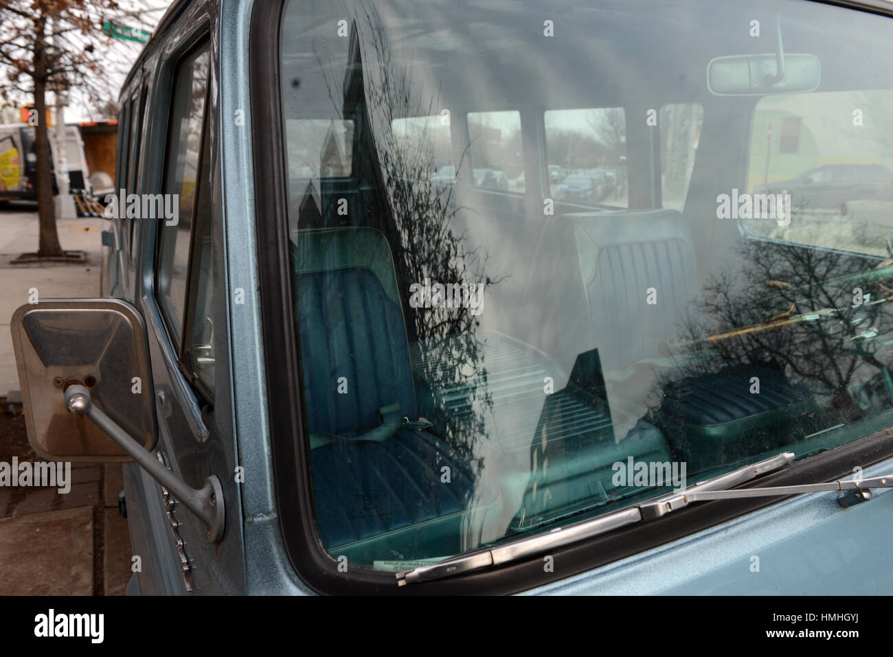 Oldtimer Ford Falcon van, Williamsburg, Brooklyn, New York City Stockfoto