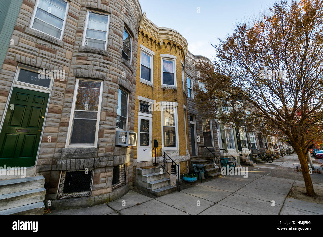 Vielzahl der bunten Reihe Häuser in Hampden, Baltimore Maryland Stockfoto
