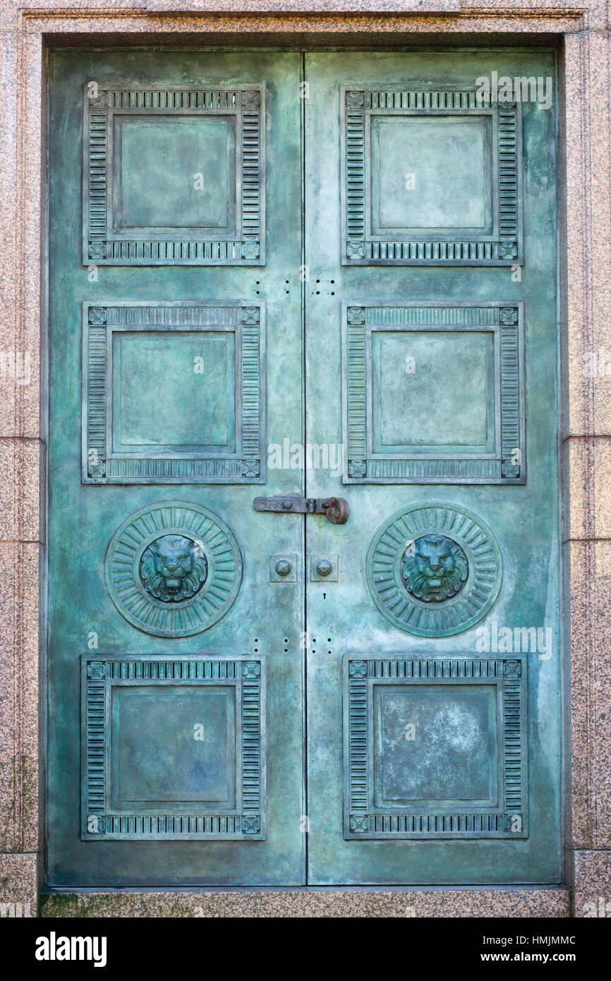 Bronzetüren Mausoleum Stockfoto