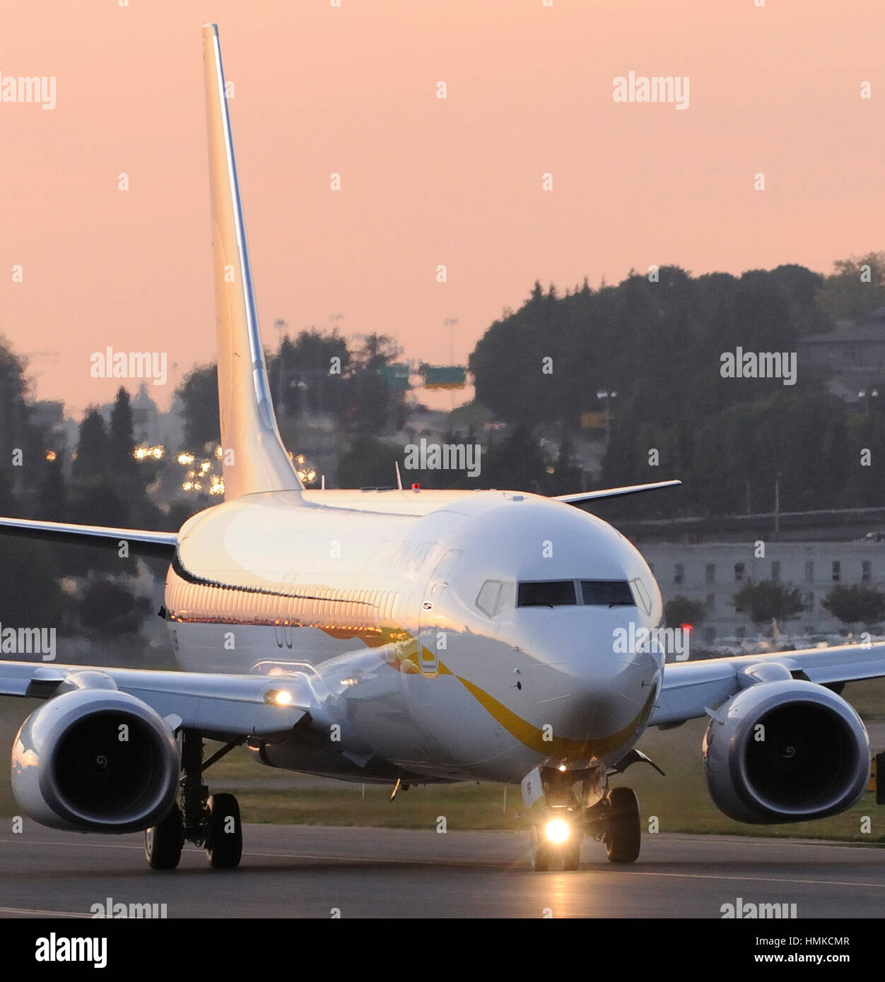 Jet Airways Boeing 737-800 (Msn 3281) Rollen in der Abenddämmerung Stockfoto