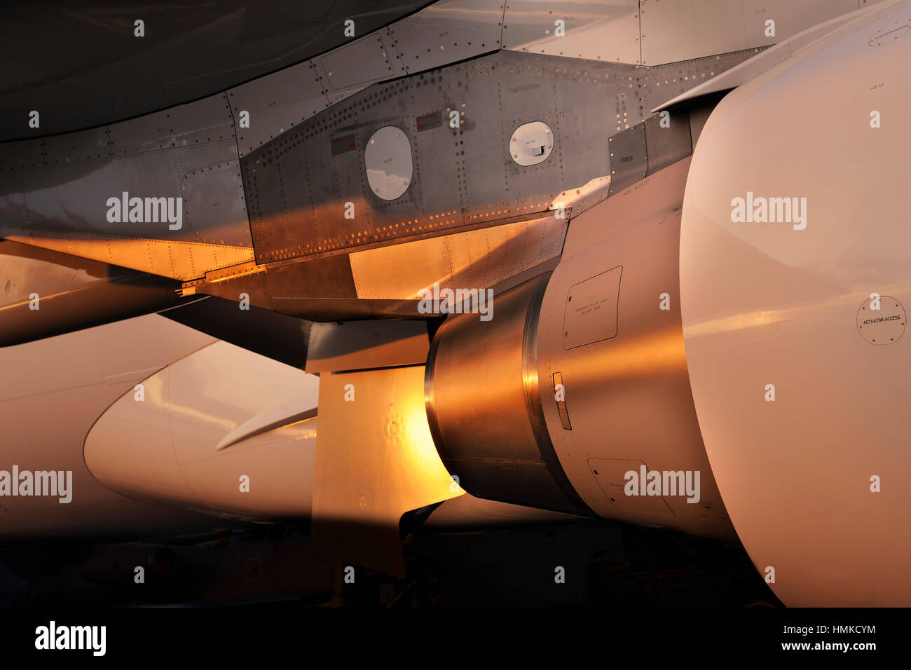 Pratt & Whitney PW4000 Motor-Auspuff Motor-Pylon Airbus A330-200F Prototyp geparkt im Static Display auf der Singapore Airshow 2010 Stockfoto