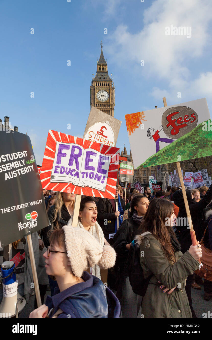 Schüler-Protest gegen Studiengebühren. Sie marschierten durch London von Hammer Straße durch Whitehall Parliiament Square. Stockfoto