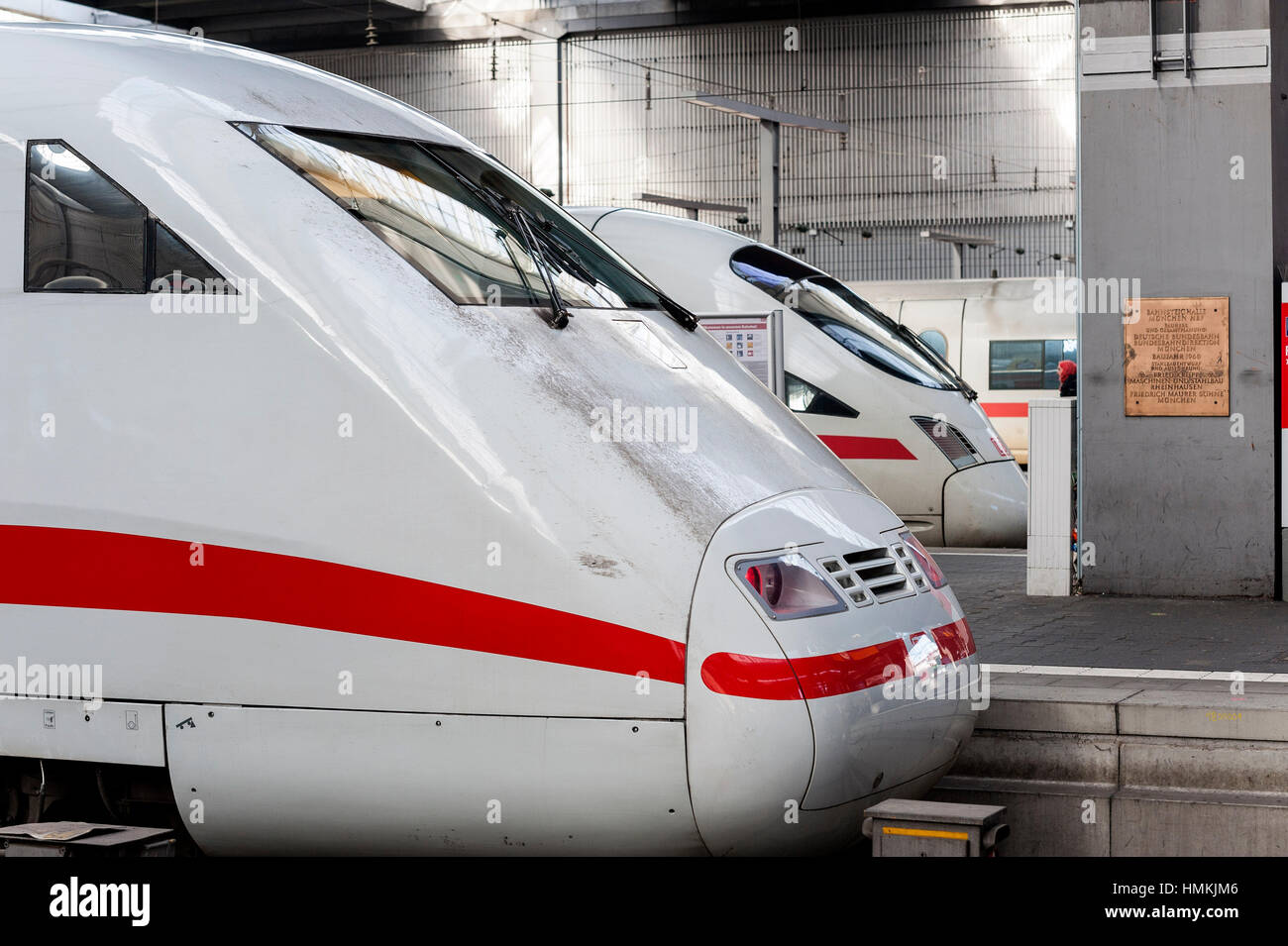 ICE-Zug im Bahnhof, München Stockfoto