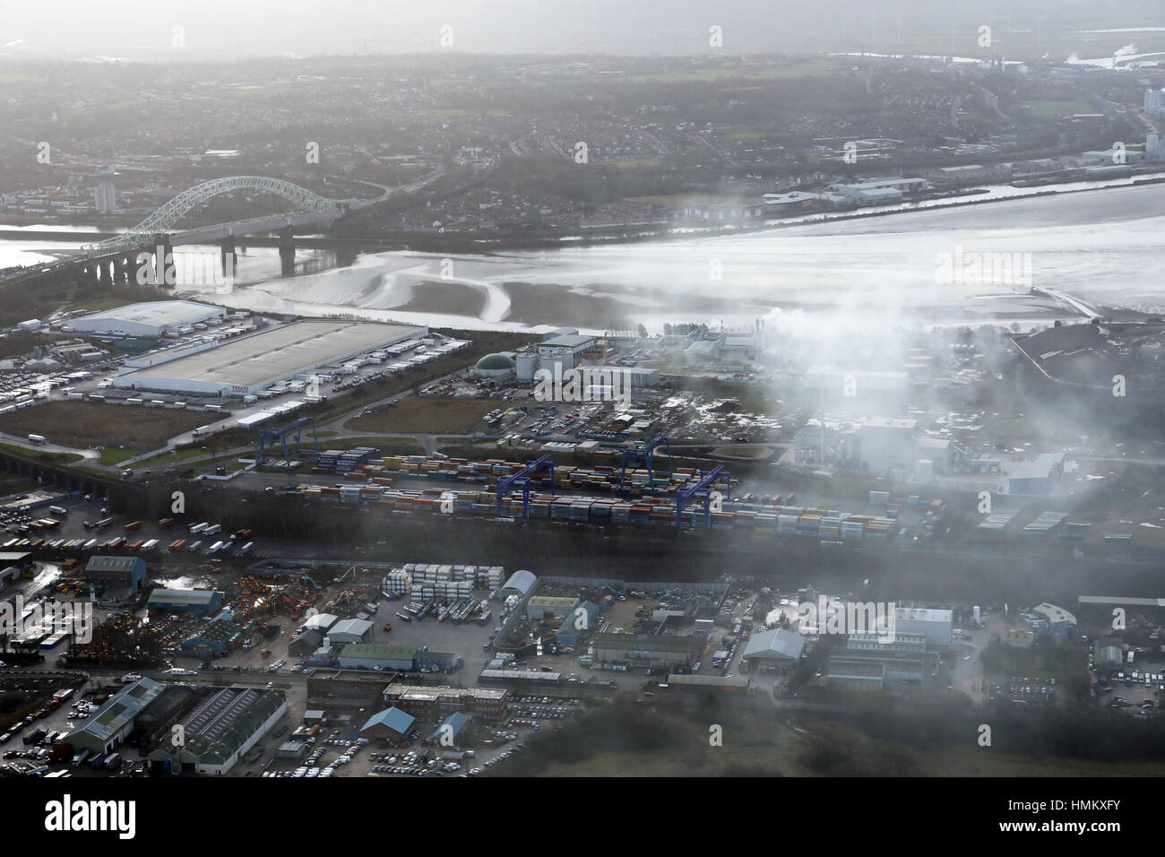 Luftaufnahme des industriellen Rauchverunreinigung in Widnes, Großbritannien Stockfoto