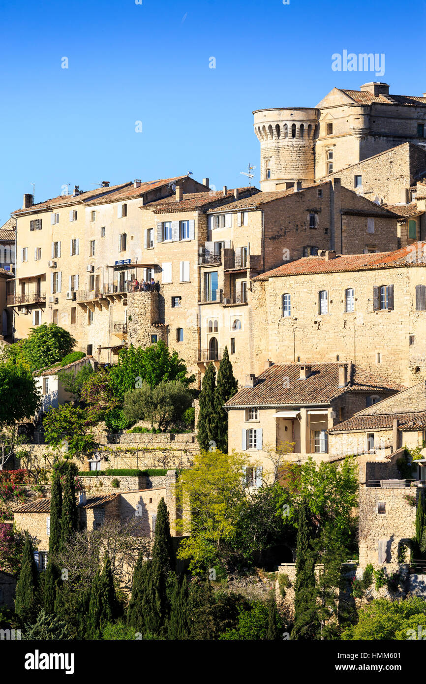 die schönen mittelalterlichen Hügel Dorf von Gordes, Luberon, Provence, Frankreich Stockfoto