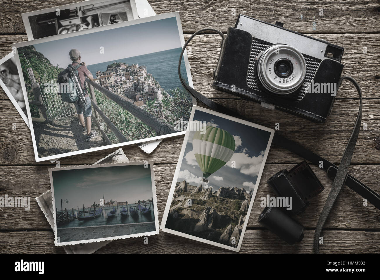 Fotografie-Konzept mit alten Kamera und Fotos Stockfoto