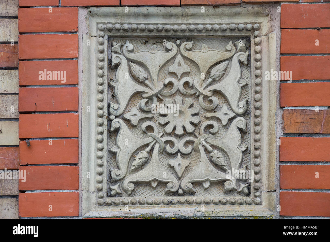 Historische Fassade architektonische Detail mit Ranke Ornamentik. Stockfoto