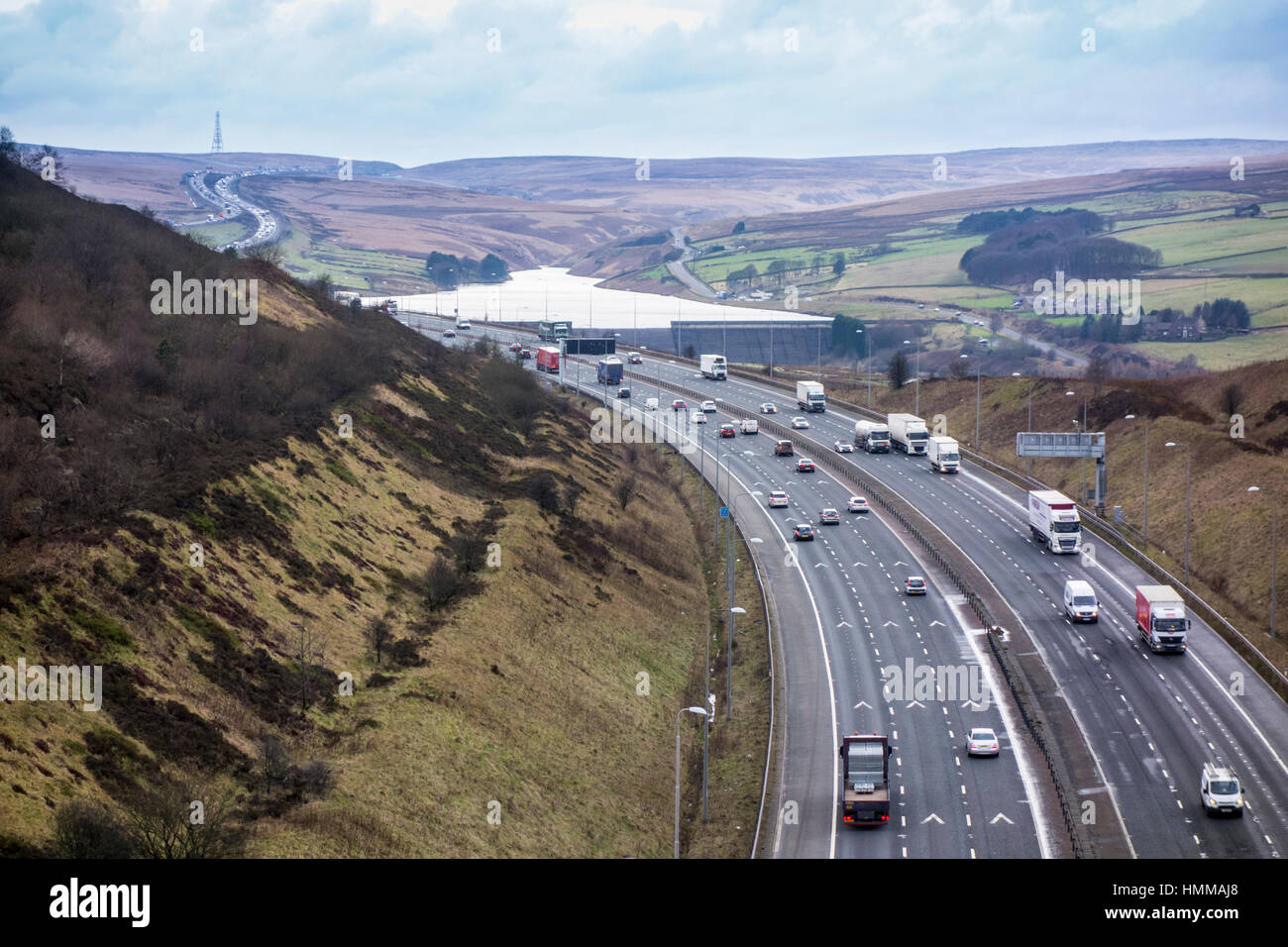 Blick vom Scammonden Brücke über die Autobahn M62, Scammonden, Kirklees, West Yorkshire Stockfoto