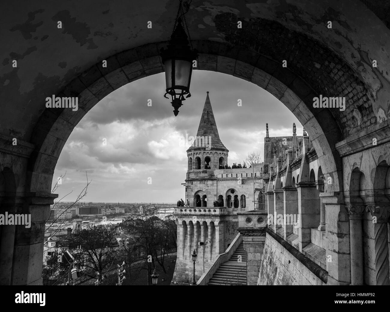 BUDAPEST, Ungarn - am 20. Februar 2016:Fisherman der Burg befindet sich eine Terrasse in Neo-Gotik und Neo-romanischen Stil liegt auf der Budaer Ufer der Donau Stockfoto