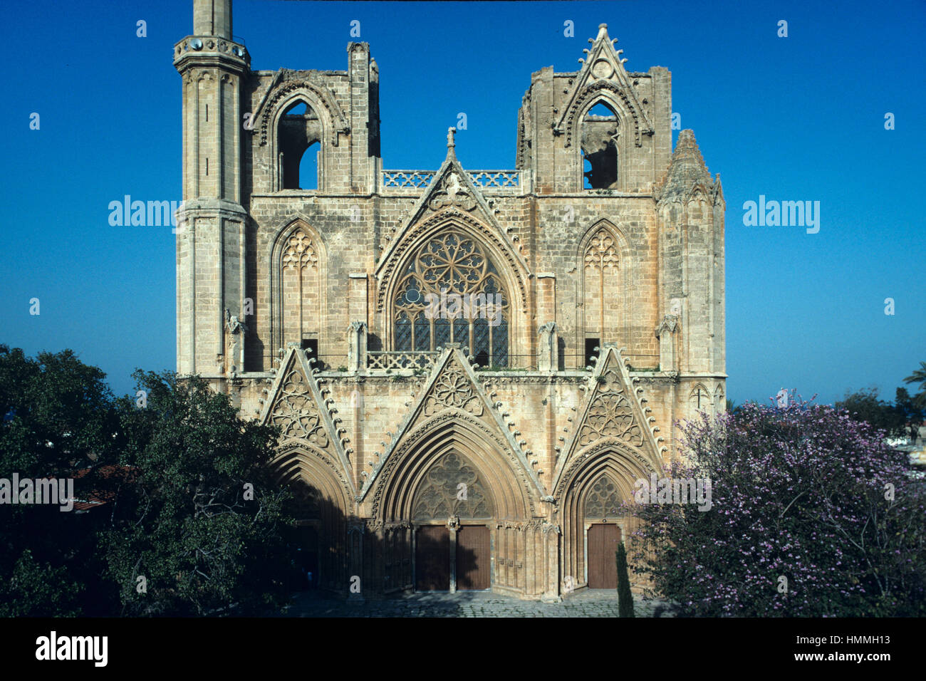 Die ehemalige Kathedrale des Heiligen Nikolaus (1298-c1400) konvertiert die Ayasofya Moschee von Magusa im Jahr 1571. Jetzt die Lala Mustafa Pasha Moschee. Famagusta, Nordzypern Stockfoto