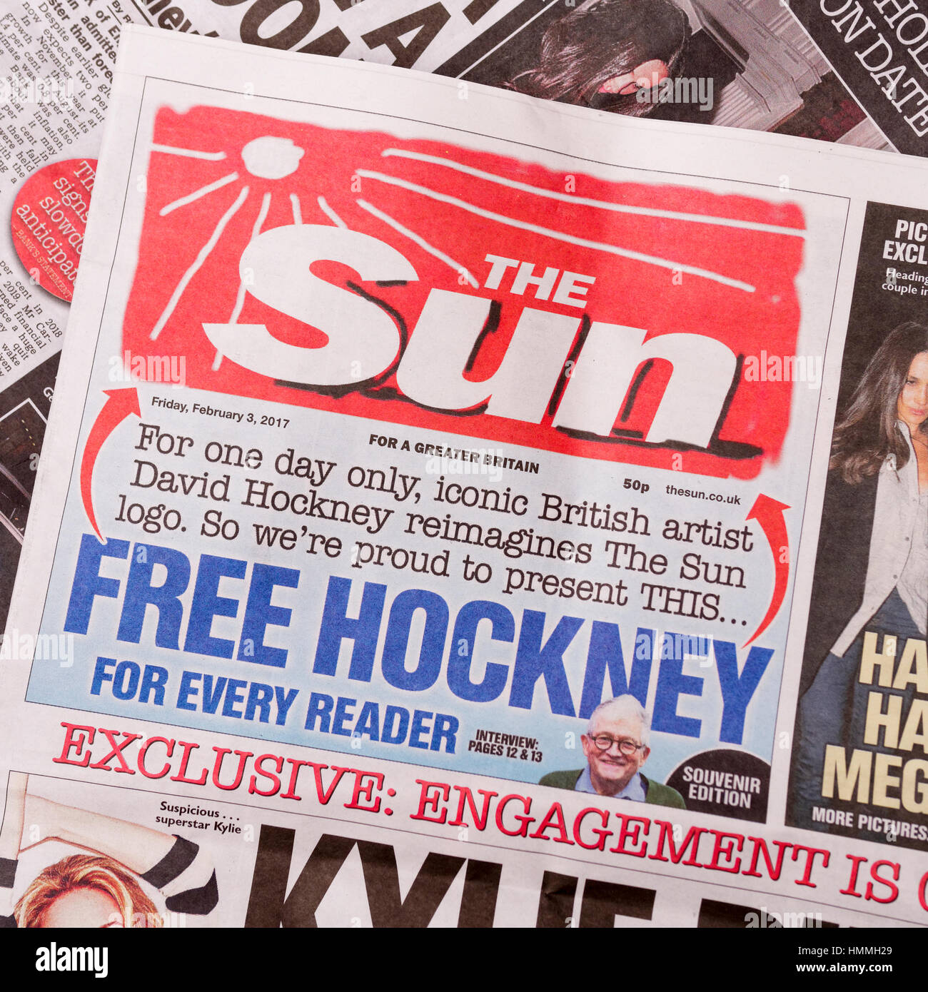 Die Zeitung The Sun mit Logo entworfen von Künstler David Hockney Stockfoto