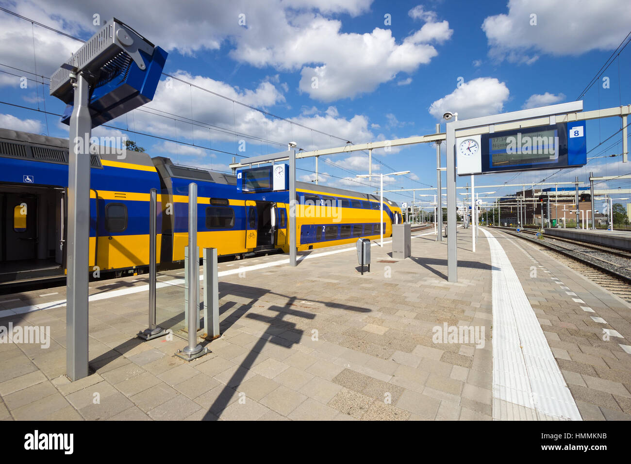 Ein Intercity Zug am Hauptbahnhof Arnhem, Niederlande Stockfoto