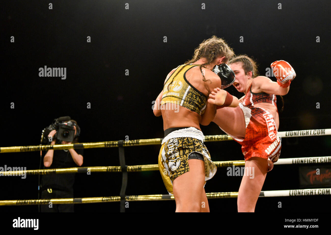 Las Vegas, USA. 3. Februar 2017. Las Vegas, Nevada 3. Februar 2017 - Löwen Kampf 34 im Tropicana Hotel und Casino - Iman "Hübschen Killer" Barlow vs. Meryum "Mergen" Uslu – Löwen kämpfen Frauen Super-Bantamgewicht - Photo Credit: Ken Howard Bilder Credit: Ken Howard/Alamy Live-Nachrichten Stockfoto