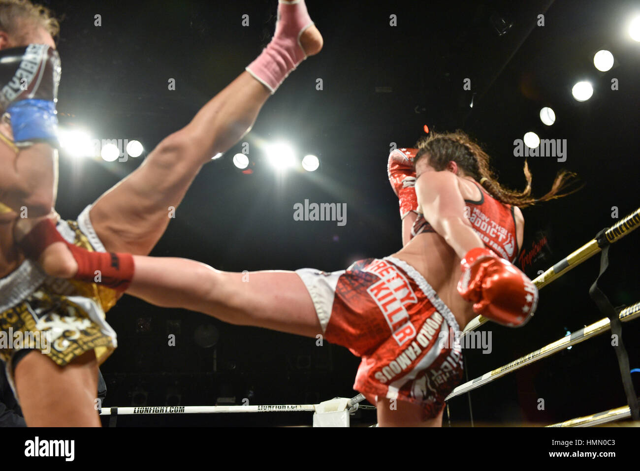 Las Vegas, USA. 3. Februar 2017. Las Vegas, Nevada 3. Februar 2017 - Löwen Kampf 34 im Tropicana Hotel und Casino - Iman "Hübschen Killer" Barlow vs. Meryum "Mergen" Uslu – Löwen kämpfen Frauen Super-Bantamgewicht - Photo Credit: Ken Howard Bilder Credit: Ken Howard/Alamy Live-Nachrichten Stockfoto