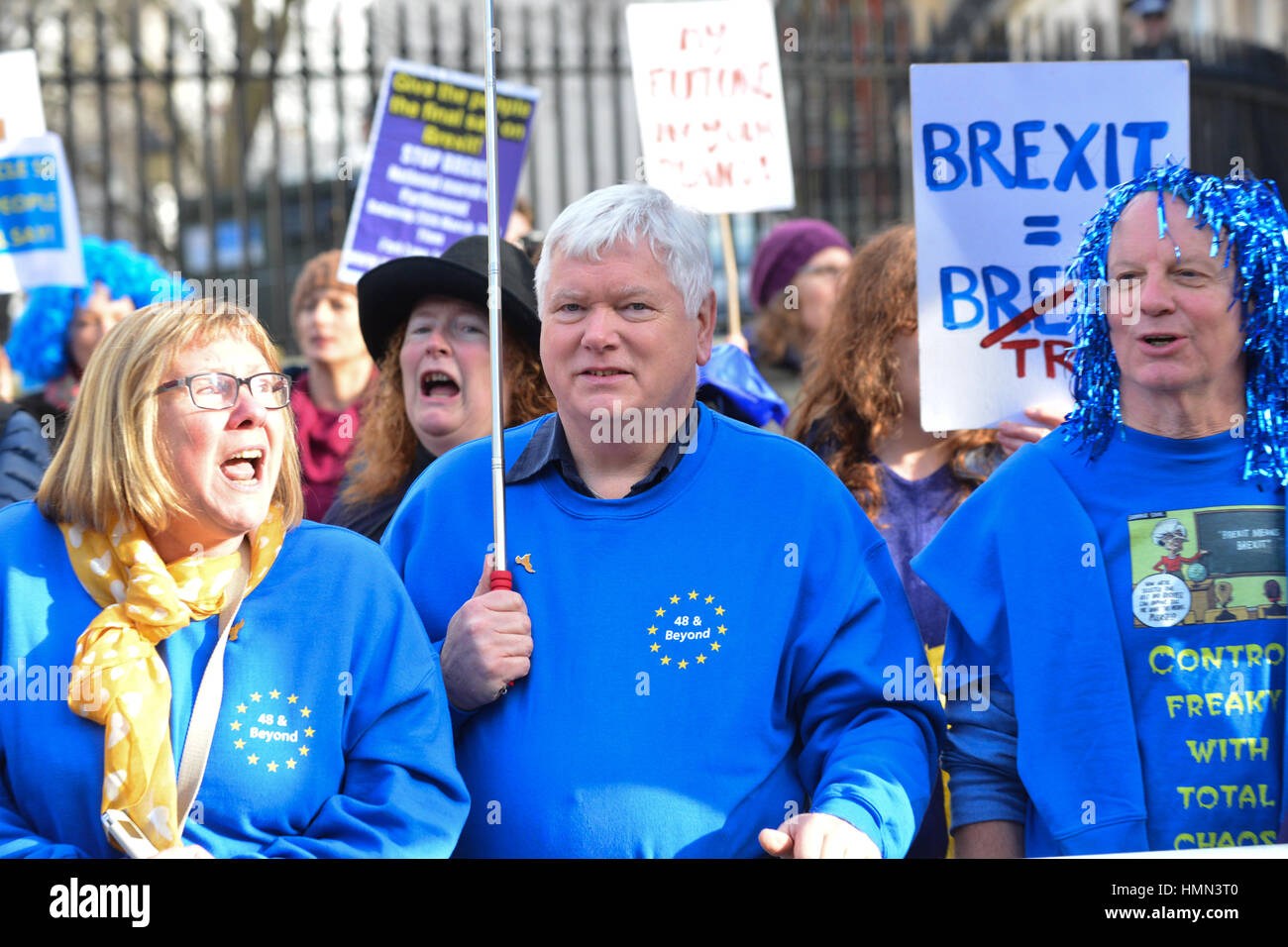 Downing Street, London, UK. 4. Februar 2017. Art. 50 und Austritt gegenüber Downing Street zu protestieren. Bildnachweis: Matthew Chattle/Alamy Live-Nachrichten Stockfoto