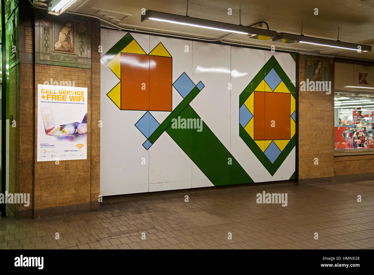 U-Bahn-Kunst an der Astor Place Bahnhof auf den Zug 6 der Linie Lexington Avenue in Manhattan, New York City. Stockfoto