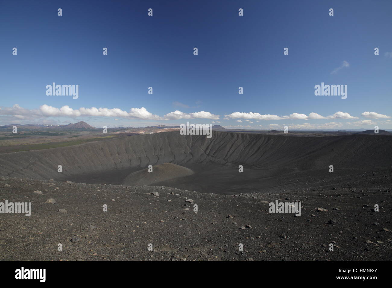 Ein Blick auf die Vulkankrater Hverfjall in Island Stockfoto