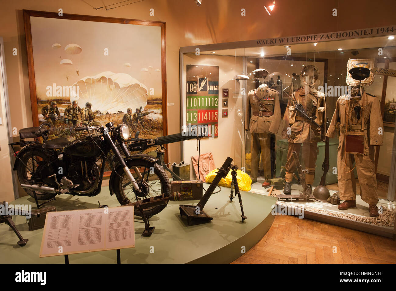 Polnische Soldaten an den Fronten des zweiten Weltkrieges Ausstellung im polnischen Armee-Museum in Warschau, Polen Stockfoto
