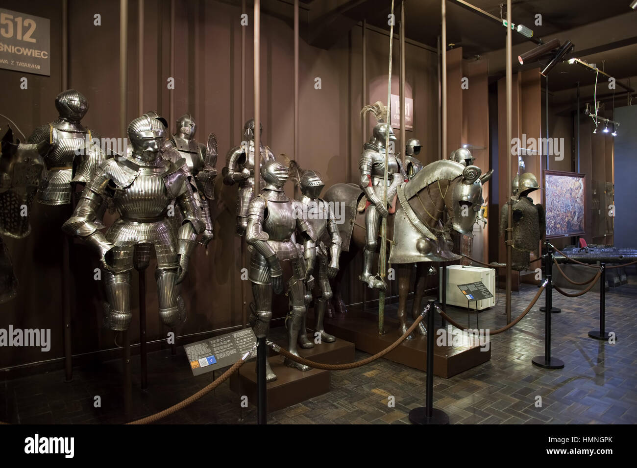 Ritter mit vollen Teller Rüstungen, Ausstellung im polnischen Armee-Museum in Warschau, Polen, Europa, 15.-16. Jahrhundert Stockfoto