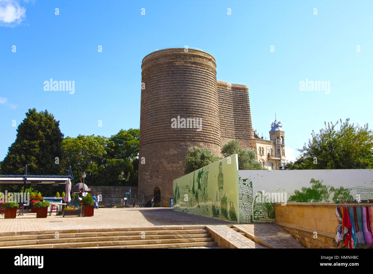 Blick auf Maiden Tower in down Town von Baku. Aserbaidschan Stockfoto