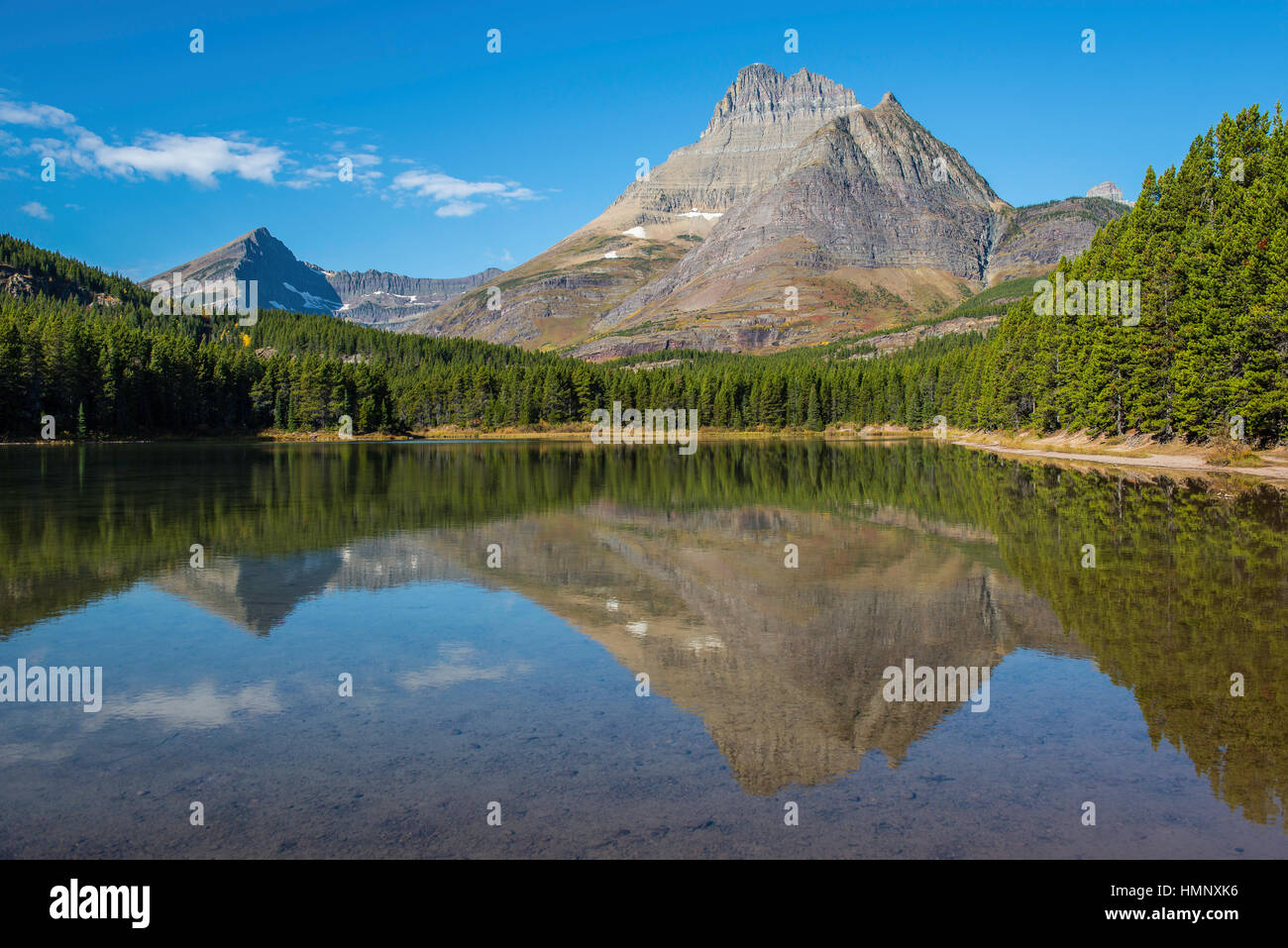 Reflexion, Fishercap See, Glacier National Park, Montana USA Stockfoto