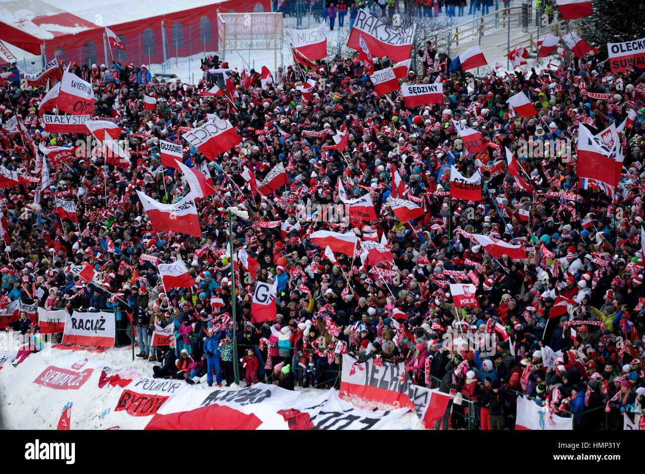 ZAKOPANE, Polen - 24. Januar 2016: FIS-Skisprung-Weltcup in Zakopane-o/p-fans Stockfoto