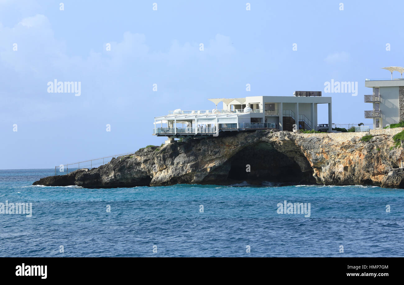 Teil der Maho Sonesta Hotel Unterkunft vor Hurrikan Irma Struck St. Maarten Stockfoto