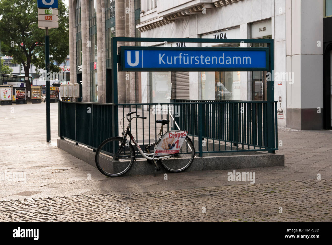 Die uBahn zum Bahnhof Kurfürstendamm, Berlin, Deutschland