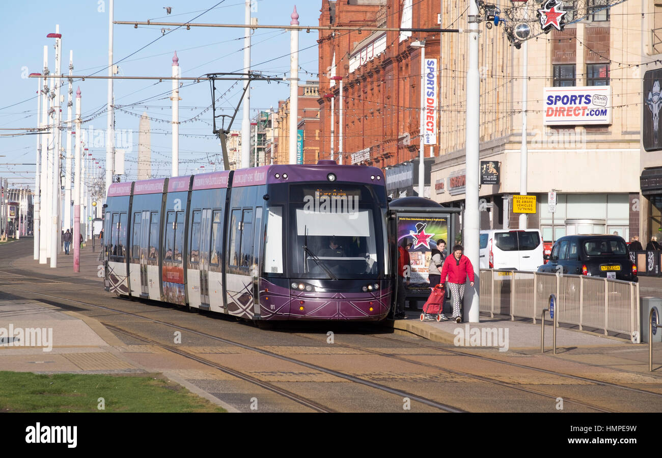 Blackpool Straßenbahn Promenade Stockfoto