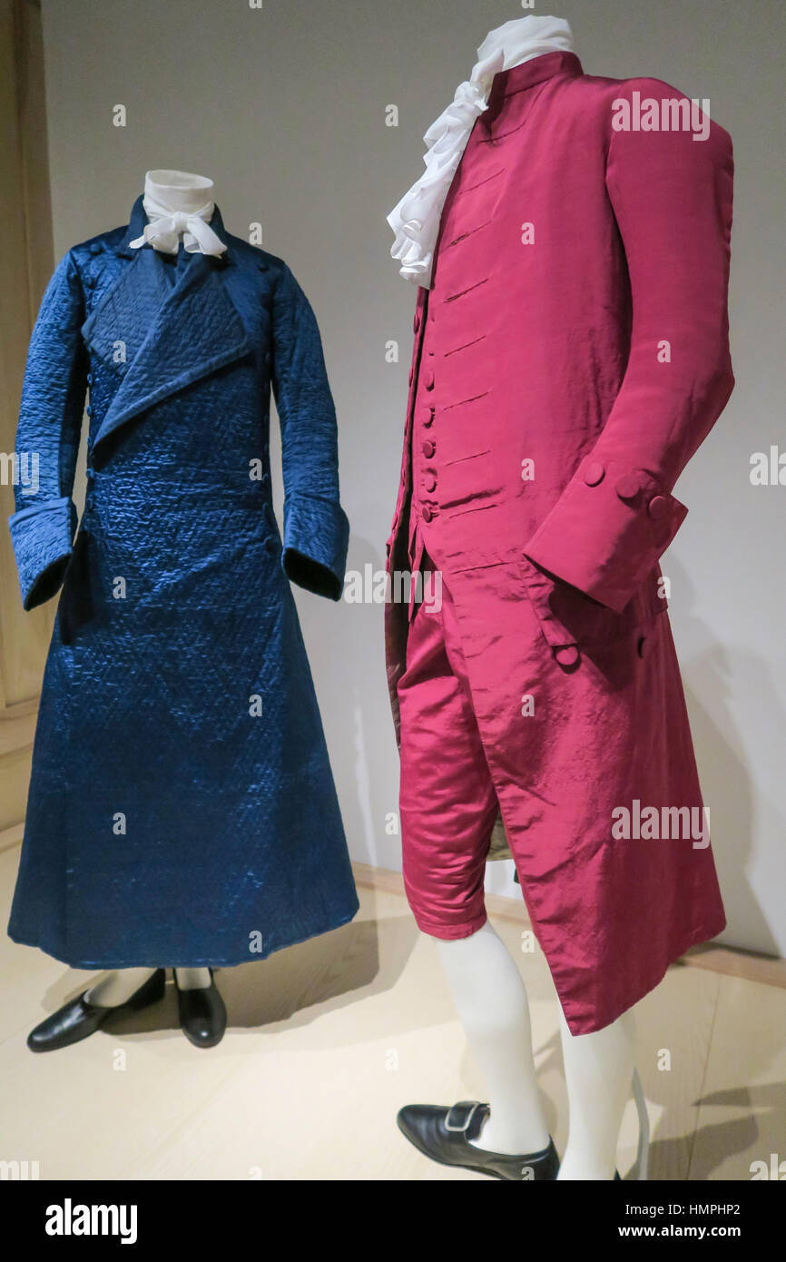 Meisterwerke: Auspacken Fashion Ausstellung im Metropolitan Museum of Art, Costume Institute, New York, USA Stockfoto